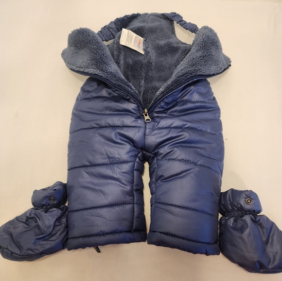 The infant snowsuit  - Picture 3 of 15